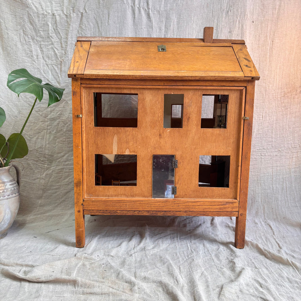 Vintage Dolls House