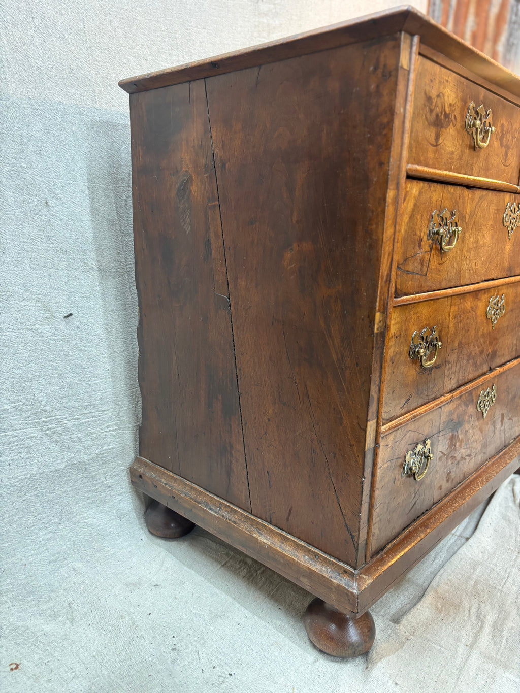 18th C Walnut Chest of Drawers