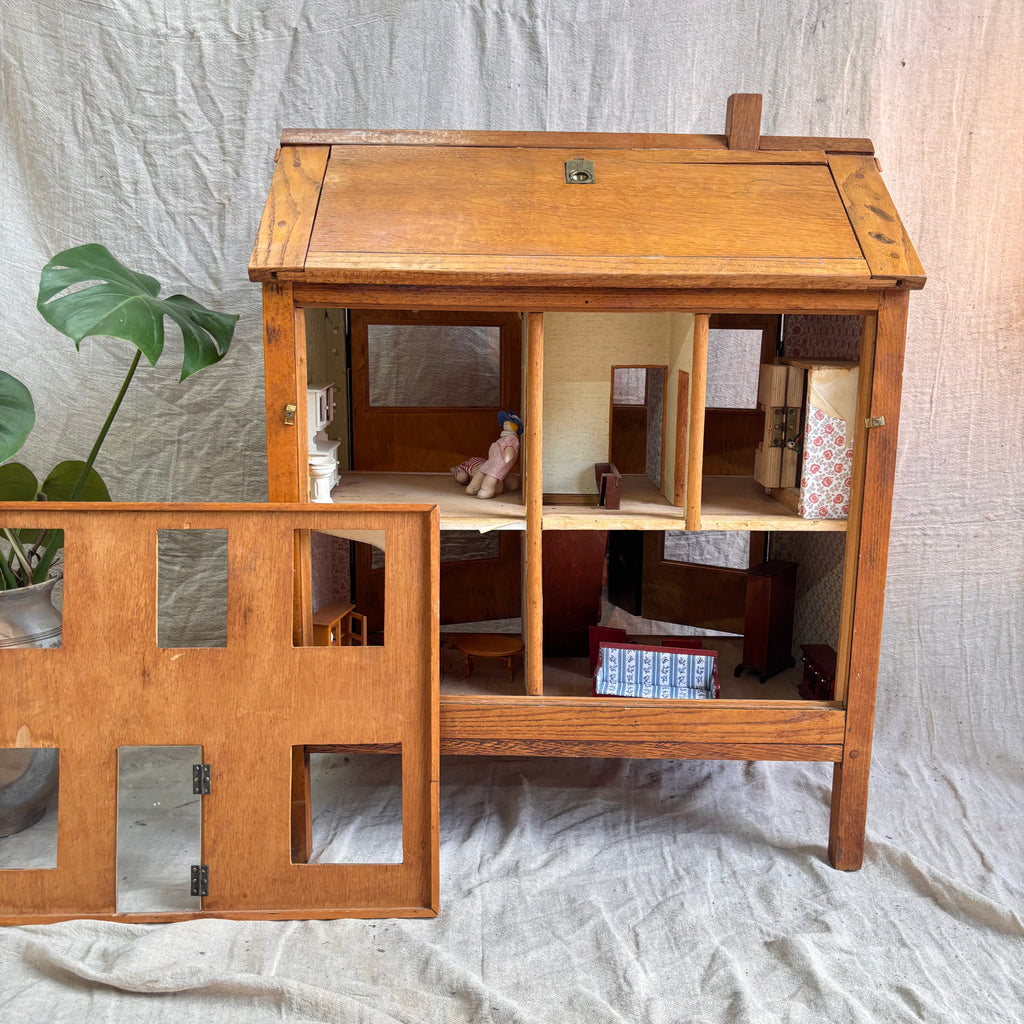 Vintage Dolls House