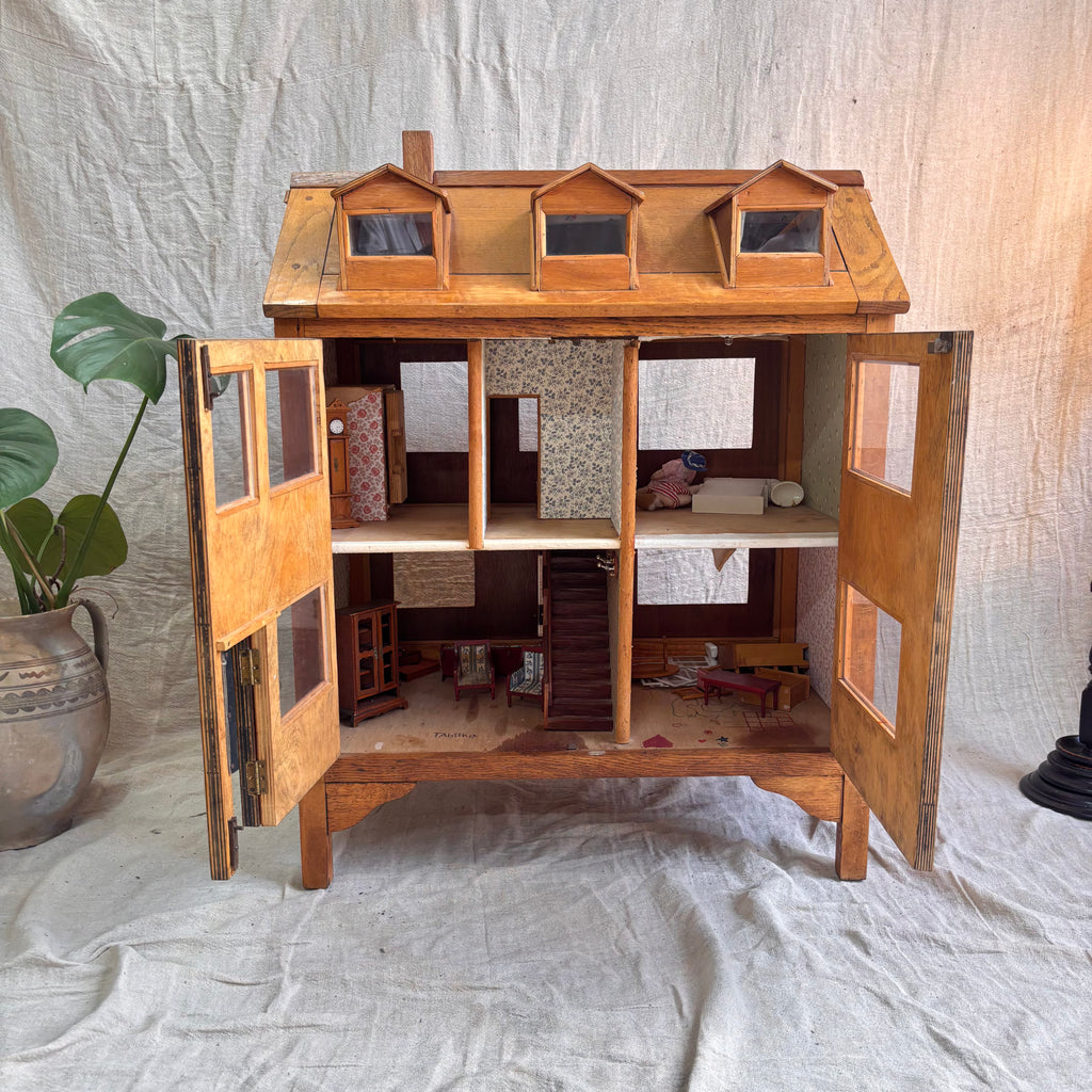 Vintage Dolls House