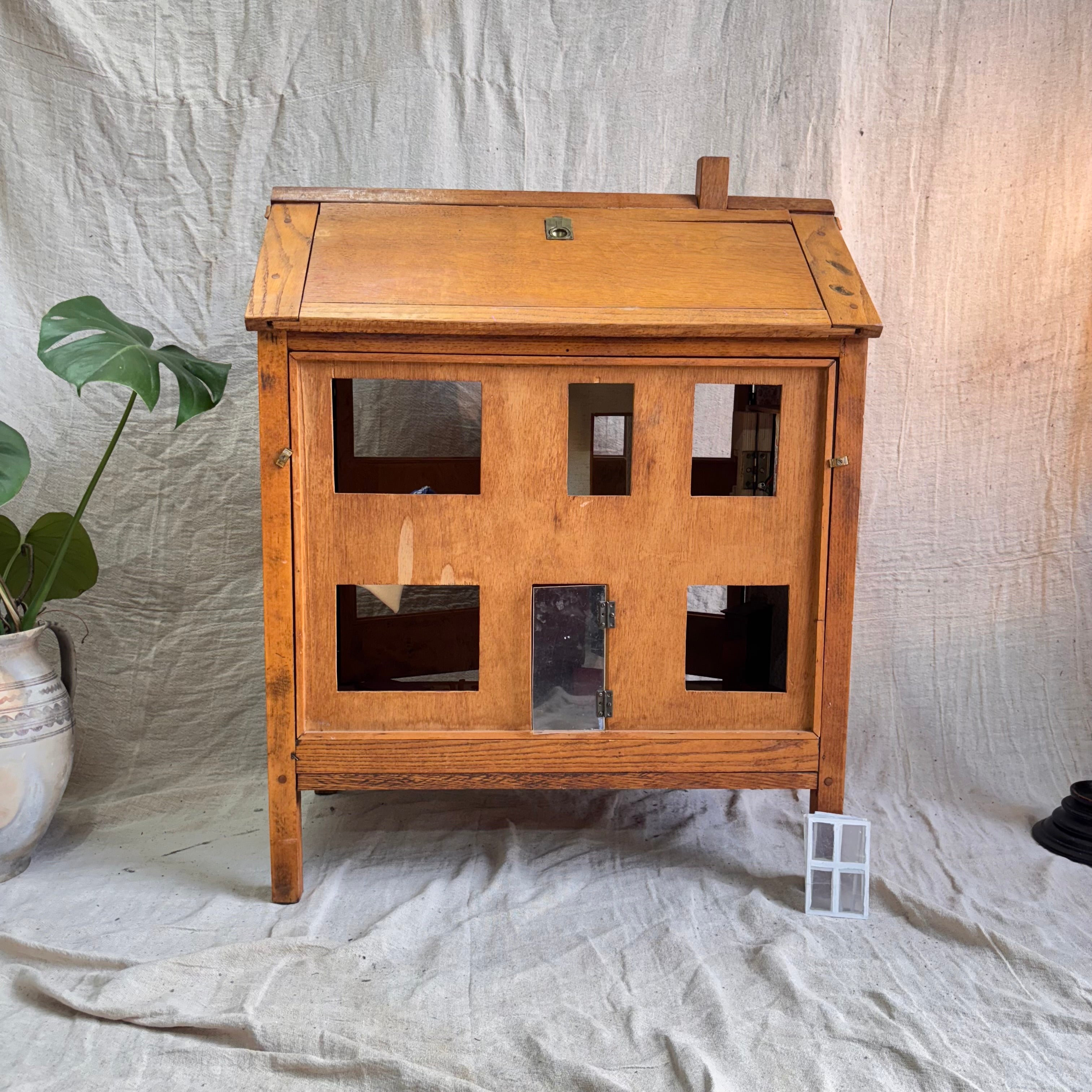 Vintage Dolls House